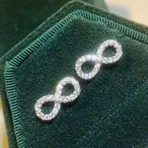 Beautiful 925 Sterling Silver Full Paved Zircon  Infinity Studded Earring